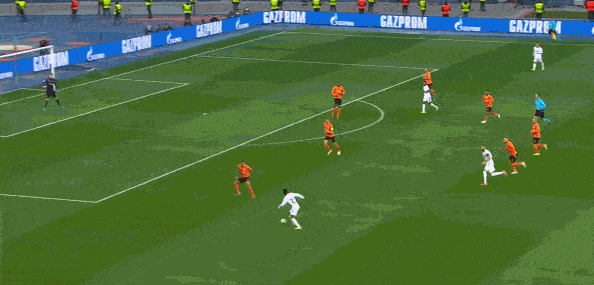 皇马妖锋单骑闯关破门 皇马妖锋单骑闯关破门