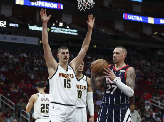 约基奇24+11榜眼秀空砍29分 掘金124-111轻取火箭迎三连胜 约基奇24+11榜眼秀空砍29分 掘金124-111轻取火箭迎三连胜