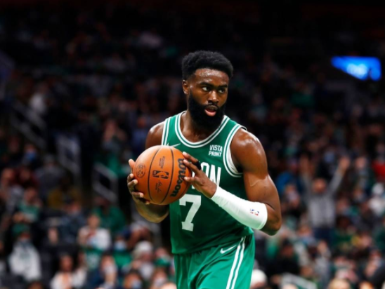 3日NBA纪录:杰伦布朗生涯之夜 詹皇两度迈过里程碑 3日NBA纪录:杰伦布朗生涯之夜 詹皇两度迈过里程碑