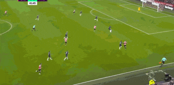 布伦特福德飞翼弧线球破门 布伦特福德飞翼弧线球破门