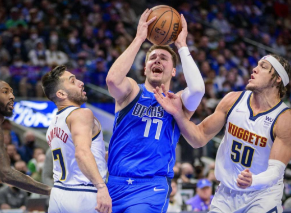 独行侠103-89擒掘金迎3连胜 东契奇21+15+8约基奇两双 独行侠103-89擒掘金迎3连胜 东契奇21+15+8约基奇两双