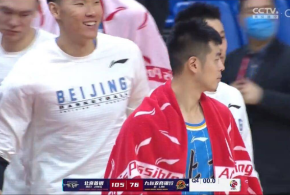 林书豪12+8翟晓川13分 北京5人上双105-76胜吉林止2连败 林书豪12+8翟晓川13分 北京5人上双105-76胜吉林止2连败