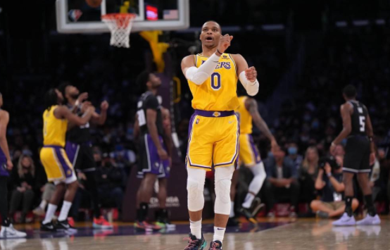 5日NBA纪录:威少罕见0失误战例 范乔丹连续三场30+ 5日NBA纪录:威少罕见0失误战例 范乔丹连续三场30+