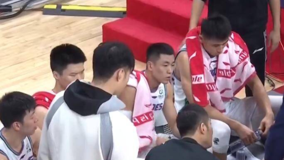 山东94-83复仇四川斩获三连胜 高诗岩准三双哈德森16+10 山东94-83复仇四川斩获三连胜 高诗岩准三双哈德森16+10