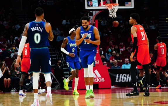 森林狼141-123送火箭2连败 唐斯40+9拉塞尔22分 森林狼141-123送火箭2连败 唐斯40+9拉塞尔22分