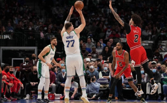 独行侠113-99终结公牛九连胜 东契奇三双德罗赞20+8 独行侠113-99终结公牛九连胜 东契奇三双德罗赞20+8