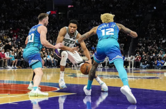 11日NBA前瞻:欧文回归战开拓者 黄蜂欲再擒雄鹿冲3连胜 11日NBA前瞻:欧文回归战开拓者 黄蜂欲再擒雄鹿冲3连胜