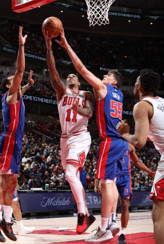 武切维奇22分德罗赞两双 公牛8人上双133-87大胜活塞 武切维奇22分德罗赞两双 公牛8人上双133-87大胜活塞