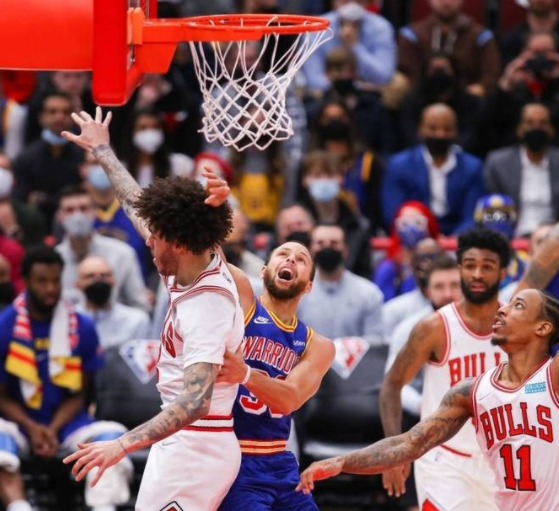 库里三节19分拉文意外伤退 勇士强力反弹138-96大胜公牛 库里三节19分拉文意外伤退 勇士强力反弹138-96大胜公牛