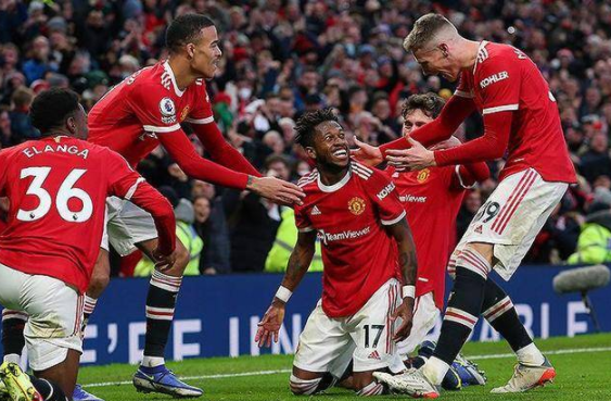 英超-曼联前瞻:C罗冲3纪录库鸟无缘出战 欲连杀维拉? 英超-曼联前瞻:C罗冲3纪录库鸟无缘出战 欲连杀维拉?