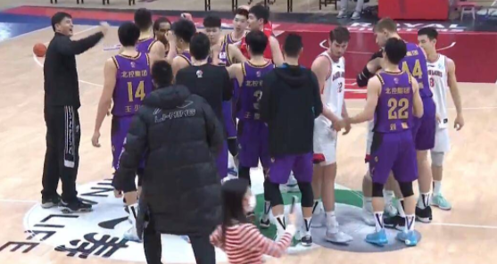 兰兹博格统治加时赛利夫空砍47+17 北控双加时119-111复仇广州 兰兹博格统治加时赛利夫空砍47+17 北控双加时119-111复仇广州