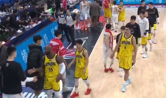 吉林101-94逆转送广厦首次连败 胡金秋砍28+13琼斯25分 吉林101-94逆转送广厦首次连败 胡金秋砍28+13琼斯25分