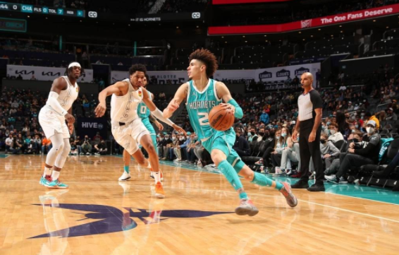 黄蜂5人上双121-98轻取雷霆 亚历山大29+6罗齐尔24分 黄蜂5人上双121-98轻取雷霆 亚历山大29+6罗齐尔24分