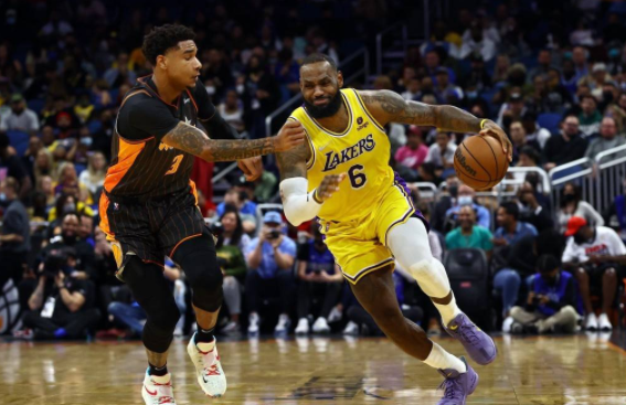 湖人116-105胜魔术避连败 詹姆斯29+7威少准三双 甜瓜23分 湖人116-105胜魔术避连败 詹姆斯29+7威少准三双 甜瓜23分