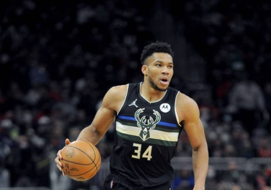 23日NBA前瞻:雄鹿欲擒国王冲3连胜 太阳盼赛季横扫步行者 23日NBA前瞻:雄鹿欲擒国王冲3连胜 太阳盼赛季横扫步行者