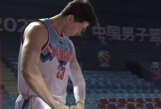 阿不都19+5鲁吐布拉21+7 新疆114-91轻取宁波获三连胜 阿不都19+5鲁吐布拉21+7 新疆114-91轻取宁波获三连胜