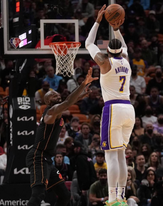 24日NBA纪录:甜瓜生涯进球数破万 巴特勒成队史三双王 24日NBA纪录:甜瓜生涯进球数破万 巴特勒成队史三双王