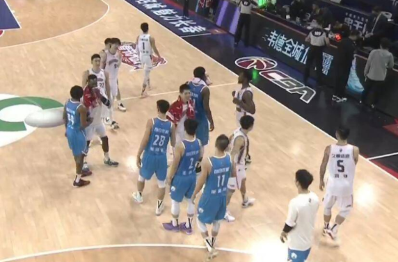 上海19分逆转110-107送青岛4连败 冯莱24+17王哲林25分 上海19分逆转110-107送青岛4连败 冯莱24+17王哲林25分