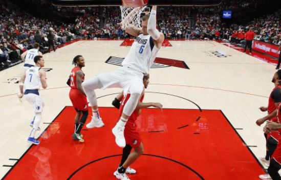 东契奇15+10+15CJ20分 独行侠7人得分上双132-112擒开拓者 东契奇15+10+15CJ20分 独行侠7人得分上双132-112擒开拓者