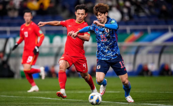 世预赛-日本2-0国足 王燊超送点伊东纯也头球破门 世预赛-日本2-0国足 王燊超送点伊东纯也头球破门