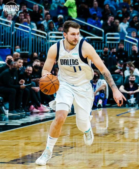 31日NBA纪录:东契奇进三双榜前十 保罗15+助攻场次破百 31日NBA纪录:东契奇进三双榜前十 保罗15+助攻场次破百