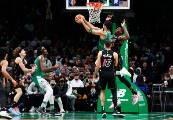 凯尔特人122-92轻取热火迎两连胜 塔图姆20+12布朗砍29分 凯尔特人122-92轻取热火迎两连胜 塔图姆20+12布朗砍29分