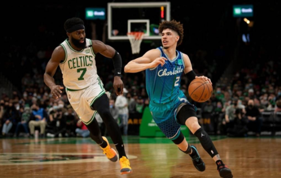 黄蜂107-113不敌凯尔特人遭遇2连败 塔图姆19+9三球38+9 黄蜂107-113不敌凯尔特人遭遇2连败 塔图姆19+9三球38+9