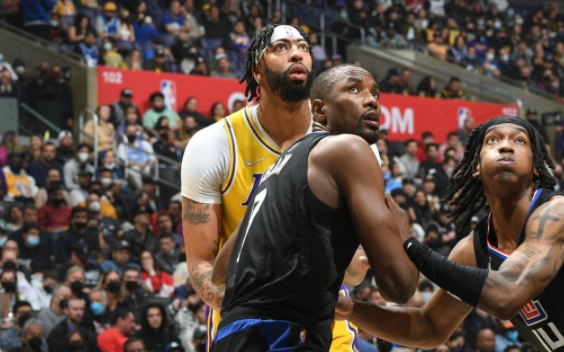 雷吉准绝杀浓眉哥30+17 快船3人20+以111-110险胜湖人 雷吉准绝杀浓眉哥30+17 快船3人20+以111-110险胜湖人