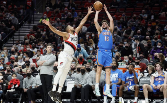 开拓者93-96负雷霆 CJ19分努尔基奇两双 西蒙斯失绝平三分 开拓者93-96负雷霆 CJ19分努尔基奇两双 西蒙斯失绝平三分