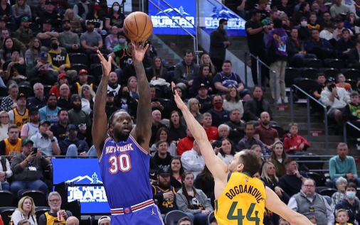 兰德尔30分米切尔32+7 爵士113-104击败尼克斯迎三连胜 兰德尔30分米切尔32+7 爵士113-104击败尼克斯迎三连胜