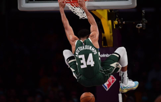 字母哥44+14+8詹姆斯27分 浓眉22+9湖人116-131不敌雄鹿 字母哥44+14+8詹姆斯27分 浓眉22+9湖人116-131不敌雄鹿