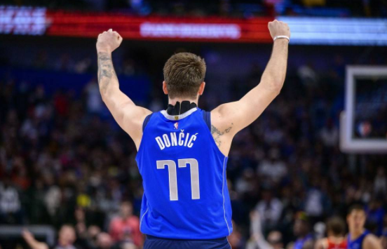 9日NBA纪录:东契奇两数据刷榜 篮网遭遇历史级惨败 9日NBA纪录:东契奇两数据刷榜 篮网遭遇历史级惨败