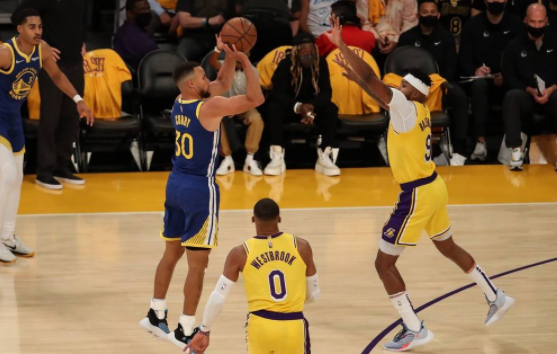 13日NBA前瞻:热火欲送篮网11连败 湖人三巨头PK水花兄弟 13日NBA前瞻:热火欲送篮网11连败 湖人三巨头PK水花兄弟