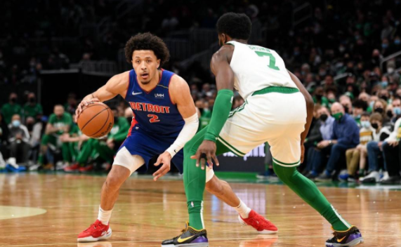 活塞112-111险胜绿军终结8连败 状元郎砍20分塔图姆失绝杀 活塞112-111险胜绿军终结8连败 状元郎砍20分塔图姆失绝杀