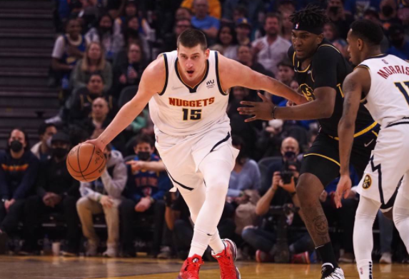 掘金117-116胜勇士 约基奇35+17+8库里25分 莫里斯反绝杀 掘金117-116胜勇士 约基奇35+17+8库里25分 莫里斯反绝杀