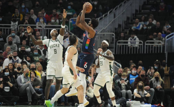 76人123-120力克雄鹿 恩比德爆砍42+15首节独取12分 76人123-120力克雄鹿 恩比德爆砍42+15首节独取12分