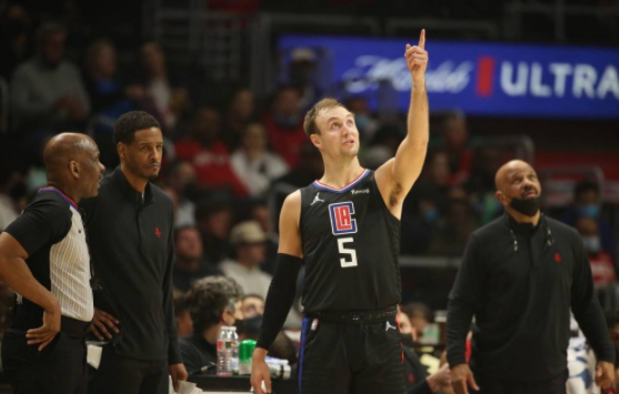 18日NBA纪录:肯纳德三分球之夜 东契奇神迹刷爆榜单 18日NBA纪录:肯纳德三分球之夜 东契奇神迹刷爆榜单