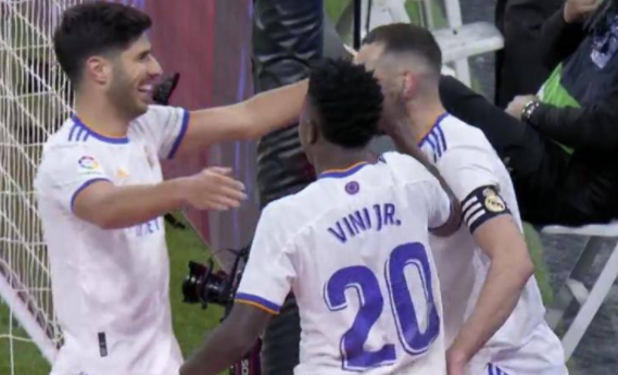 西甲-皇马3-0阿拉维斯 本泽马传射建功小熊破球荒 西甲-皇马3-0阿拉维斯 本泽马传射建功小熊破球荒