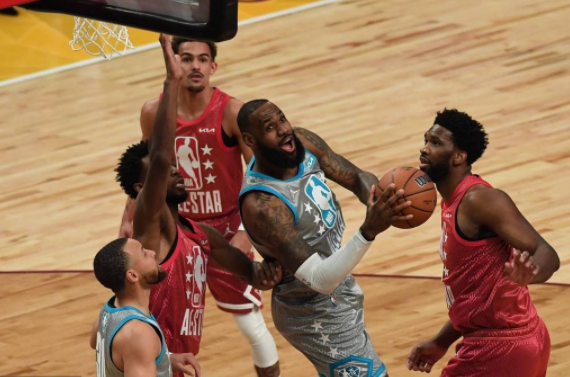 勒布朗队163-160险胜杜兰特队 库里50分获MVP詹姆斯跳投绝杀 勒布朗队163-160险胜杜兰特队 库里50分获MVP詹姆斯跳投绝杀