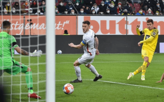 德甲-多特1-1奥格斯堡 小阿扎尔破门马伦中框 德甲-多特1-1奥格斯堡 小阿扎尔破门马伦中框