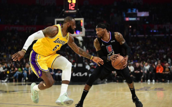 詹姆斯26+8雷吉36+9+8 快船132-111大胜湖人完成赛季横扫 詹姆斯26+8雷吉36+9+8 快船132-111大胜湖人完成赛季横扫