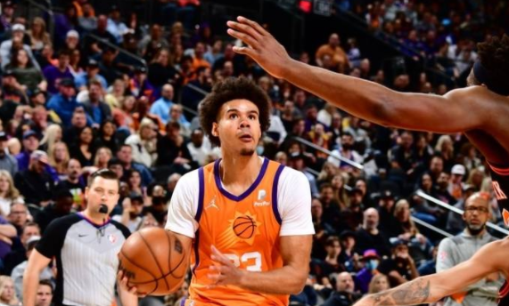 太阳115-114逆转险胜尼克斯 约翰逊38分+绝杀兰德尔被逐 太阳115-114逆转险胜尼克斯 约翰逊38分+绝杀兰德尔被逐