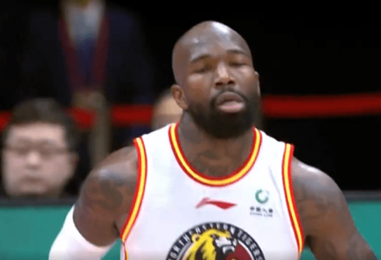 琼斯狂砍40+20率五人上双 上海108-118不敌吉林连胜终结 琼斯狂砍40+20率五人上双 上海108-118不敌吉林连胜终结