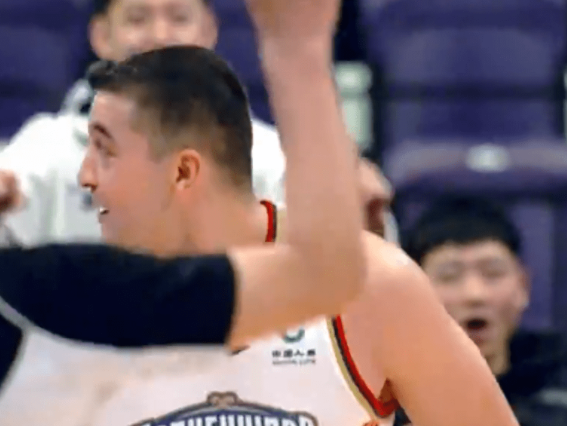 西热力江15+12黄荣奇25+7+7 同曦95-80胜江苏结束27连败 西热力江15+12黄荣奇25+7+7 同曦95-80胜江苏结束27连败