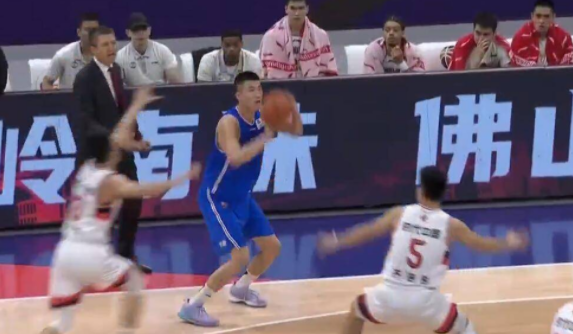 天津17记三分113-98复仇广州取三连胜 双外援合砍50分 天津17记三分113-98复仇广州取三连胜 双外援合砍50分