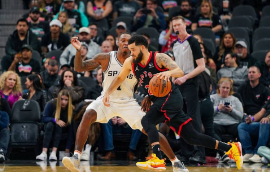 范弗利特26+6带5人上双 猛龙119-104击败马刺止3连败 范弗利特26+6带5人上双 猛龙119-104击败马刺止3连败