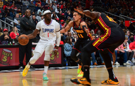 特雷-杨27+11小莫里斯被逐 老鹰112-106擒快船终结2连败 特雷-杨27+11小莫里斯被逐 老鹰112-106擒快船终结2连败