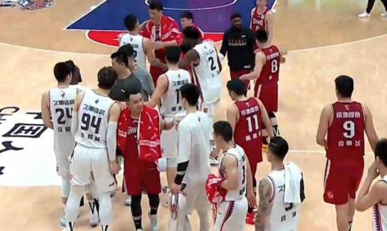 郭昊文32分富兰克林26+9+9 上海6人上双135-111大胜山西 郭昊文32分富兰克林26+9+9 上海6人上双135-111大胜山西