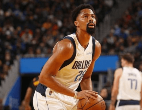 17日NBA纪录:丁维迪生涯首次绝杀 太阳悍将轰神数据 17日NBA纪录:丁维迪生涯首次绝杀 太阳悍将轰神数据