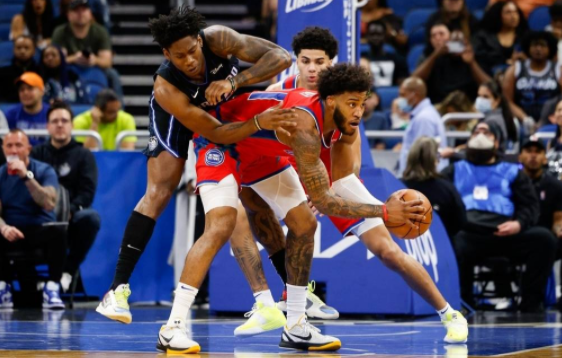 18日NBA纪录:萨迪克贝生涯之夜 联盟单月8次出现50+ 18日NBA纪录:萨迪克贝生涯之夜 联盟单月8次出现50+